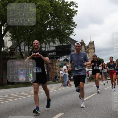 29.06.2025 - hella hamburg halbmarathon Yannick Fuchs http://msf.ph/oto/8230781 29.06.2025 10:46:46 20KM 1098, 1257, 1482, 1657, 1683, 2111, 2208, 2444, 2814, 3258, 3399, 3715, 3952, 3999, 4121, 4587, 4726, 5169, 5194, 5607, 6897, 7178, 7232, 7383, 7475, 8172, 8316, 8587, 8955, 10529, 10811, 11217, 12135, 12482, 12519, 13211, 13301, 14198, 14286, 14791, 14805, 15446, 15980, 16320, 16929, 17130, 17198, 17710, 17773, 18249, 18331, 19208 meine-sportfotos.de