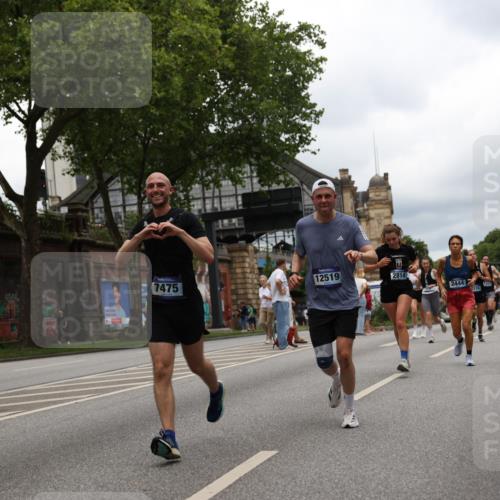 29.06.2025 - hella hamburg halbmarathon Yannick Fuchs http://msf.ph/oto/8230799 29.06.2025 10:46:46 20KM 1098, 1257, 1482, 1657, 1683, 2111, 2208, 2444, 2814, 3258, 3399, 3715, 3952, 3999, 4121, 4587, 4726, 5169, 5194, 5607, 6897, 7178, 7232, 7383, 7475, 8172, 8316, 8587, 8955, 10529, 10811, 11217, 12135, 12482, 12519, 13211, 13301, 14198, 14286, 14791, 14805, 15446, 15980, 16320, 16929, 17130, 17198, 17710, 17773, 18249, 18331, 19208 meine-sportfotos.de