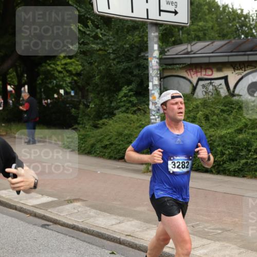 29.06.2025 - hella hamburg halbmarathon Yannick Fuchs http://msf.ph/oto/8230808 29.06.2025 10:33:57 20KM 1343, 1445, 1803, 2525, 2546, 2563, 3282, 3783, 4565, 4759, 6037, 6686, 6687, 7981, 8319, 8925, 9265, 11305, 11619, 12335, 12772, 13479, 13514, 13729, 14204, 14272, 14311, 14359, 15013, 15094, 15336, 15556, 15744, 15866, 16656, 16820, 17005, 17215, 17360, 17668, 18149, 18285, 18547, 18734, 18803 meine-sportfotos.de