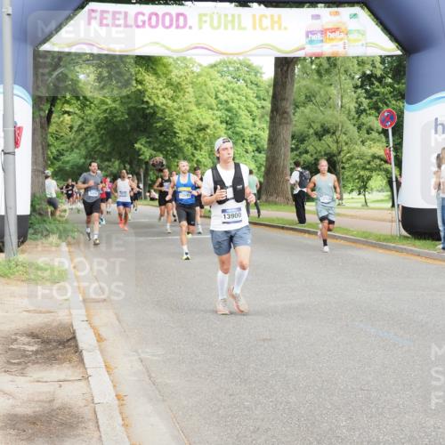 29.06.2025 - hella hamburg halbmarathon MichiJ http://msf.ph/oto/8230813 29.06.2025 10:26:30 Zwischen KM18-KM19 1505, 5923, 13900, 15303, 16698 meine-sportfotos.de