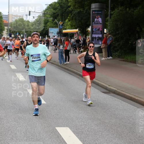 29.06.2025 - hella hamburg halbmarathon Yannick Fuchs http://msf.ph/oto/8230822 29.06.2025 10:33:57 20KM 1343, 1445, 1803, 2525, 2546, 2563, 3282, 3783, 4565, 4759, 6037, 6686, 6687, 7981, 8319, 8925, 9265, 11305, 11619, 12335, 12772, 13479, 13514, 13729, 14204, 14272, 14311, 14359, 15013, 15094, 15336, 15556, 15744, 15866, 16656, 16820, 17005, 17215, 17360, 17668, 18149, 18285, 18547, 18734, 18803 meine-sportfotos.de