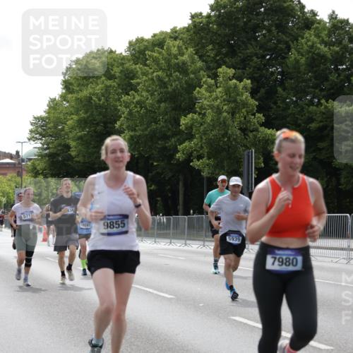 29.06.2025 - hella hamburg halbmarathon Jannik Wohlers http://msf.ph/oto/8230827 29.06.2025 10:28:05 Lombardsbrücke 3445, 5718, 5903, 5939, 6418, 7667, 7980, 8327, 8560, 9642, 9716, 9855, 10434, 13045, 13296, 13400, 16125, 18293, 18604, 19180 meine-sportfotos.de