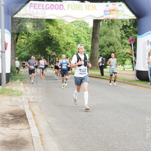 29.06.2025 - hella hamburg halbmarathon MichiJ http://msf.ph/oto/8230829 29.06.2025 10:26:30 Zwischen KM18-KM19 1505, 5923, 13900, 15303, 16698 meine-sportfotos.de