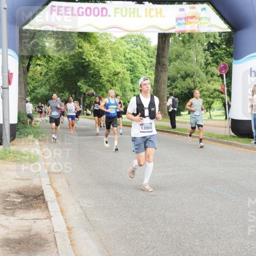 29.06.2025 - hella hamburg halbmarathon MichiJ http://msf.ph/oto/8230840 29.06.2025 10:26:31 Zwischen KM18-KM19 1505, 5923, 12739, 13595, 13900, 15303, 16698 meine-sportfotos.de