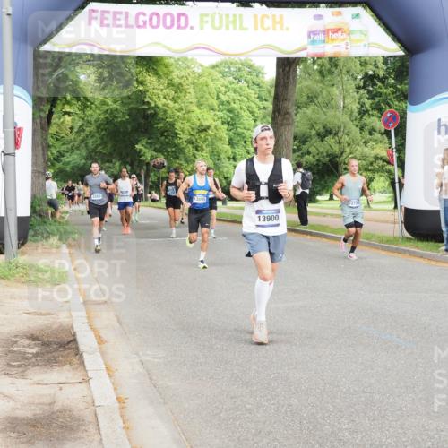 29.06.2025 - hella hamburg halbmarathon MichiJ http://msf.ph/oto/8230851 29.06.2025 10:26:31 Zwischen KM18-KM19 1505, 5923, 12739, 13595, 13900, 15303, 16698 meine-sportfotos.de