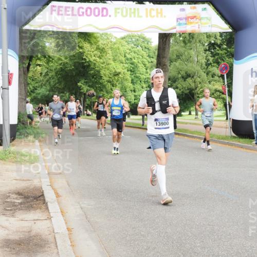 29.06.2025 - hella hamburg halbmarathon MichiJ http://msf.ph/oto/8230863 29.06.2025 10:26:31 Zwischen KM18-KM19 1505, 5923, 12739, 13595, 13900, 15303, 16698 meine-sportfotos.de