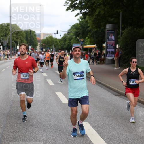 29.06.2025 - hella hamburg halbmarathon Yannick Fuchs http://msf.ph/oto/8230905 29.06.2025 10:33:58 20KM 1343, 1445, 1803, 2044, 2525, 2546, 2563, 3282, 3783, 4565, 4759, 6037, 6686, 6687, 7981, 8319, 8925, 9265, 11305, 11619, 12335, 13479, 13514, 13729, 14204, 14272, 14311, 14359, 15013, 15094, 15336, 15556, 15744, 15866, 16656, 16820, 17005, 17215, 17360, 17668, 18149, 18285, 18547, 18734, 18803 meine-sportfotos.de