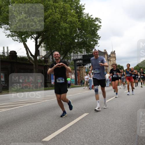 29.06.2025 - hella hamburg halbmarathon Yannick Fuchs http://msf.ph/oto/8230919 29.06.2025 10:46:46 20KM 1098, 1257, 1482, 1657, 1683, 2111, 2208, 2444, 2814, 3258, 3399, 3715, 3952, 3999, 4121, 4587, 4726, 5169, 5194, 5607, 6897, 7178, 7232, 7383, 7475, 8172, 8316, 8587, 8955, 10529, 10811, 11217, 12135, 12482, 12519, 13211, 13301, 14198, 14286, 14791, 14805, 15446, 15980, 16320, 16929, 17130, 17198, 17710, 17773, 18249, 18331, 19208 meine-sportfotos.de