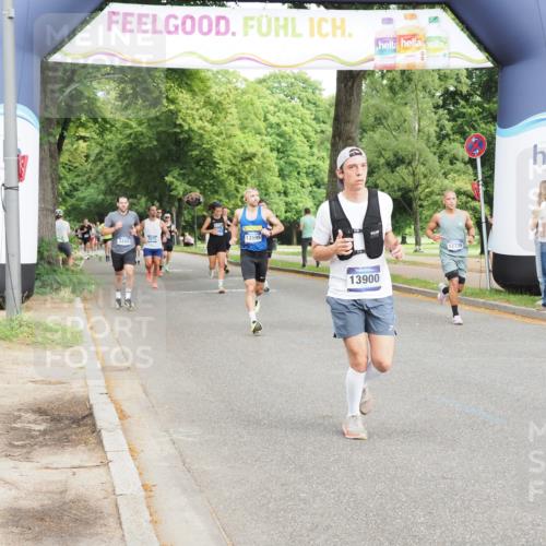 29.06.2025 - hella hamburg halbmarathon MichiJ http://msf.ph/oto/8230923 29.06.2025 10:26:31 Zwischen KM18-KM19 1505, 5923, 12739, 13595, 13900, 15303, 16698 meine-sportfotos.de