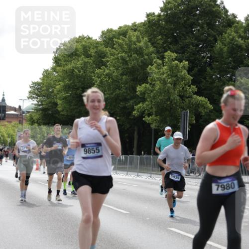 29.06.2025 - hella hamburg halbmarathon Jannik Wohlers http://msf.ph/oto/8230942 29.06.2025 10:28:05 Lombardsbrücke 3445, 5718, 5903, 5939, 6418, 7667, 7980, 8327, 8560, 9642, 9716, 9855, 10434, 13045, 13296, 13400, 16125, 18293, 18604, 19180 meine-sportfotos.de