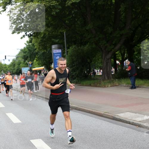 29.06.2025 - hella hamburg halbmarathon Yannick Fuchs http://msf.ph/oto/8230969 29.06.2025 10:34:01 20KM 1343, 1803, 2044, 2525, 2546, 2563, 2972, 3282, 3783, 4565, 4759, 5752, 6037, 6686, 6687, 7981, 8319, 8925, 9265, 9540, 11305, 12335, 12372, 13479, 13514, 13729, 14204, 14272, 14311, 14359, 15013, 15094, 15336, 15435, 15556, 15744, 16656, 16820, 17005, 17215, 17360, 17668, 18149, 18285, 18547, 18734, 18803 meine-sportfotos.de