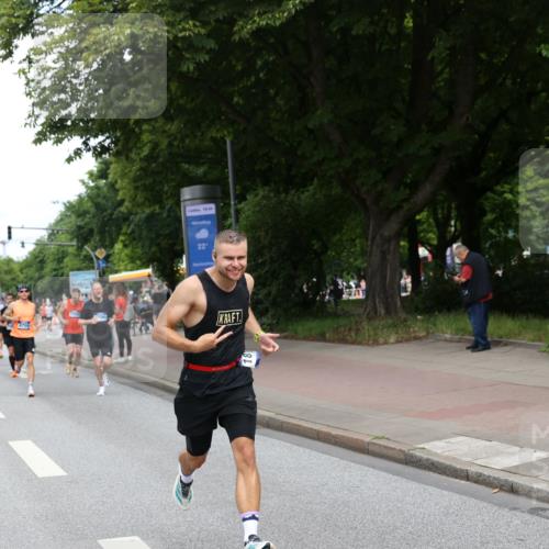 29.06.2025 - hella hamburg halbmarathon Yannick Fuchs http://msf.ph/oto/8230971 29.06.2025 10:34:01 20KM 1343, 1803, 2044, 2525, 2546, 2563, 2972, 3282, 3783, 4565, 4759, 5752, 6037, 6686, 6687, 7981, 8319, 8925, 9265, 9540, 11305, 12335, 12372, 13479, 13514, 13729, 14204, 14272, 14311, 14359, 15013, 15094, 15336, 15435, 15556, 15744, 16656, 16820, 17005, 17215, 17360, 17668, 18149, 18285, 18547, 18734, 18803 meine-sportfotos.de
