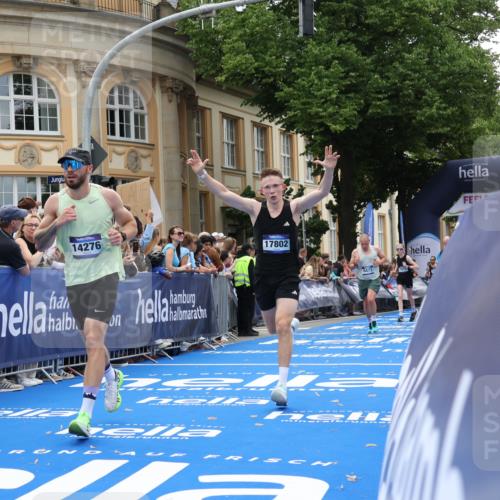 29.06.2025 - hella hamburg halbmarathon Strokosch-Dieckow http://msf.ph/oto/8230972 29.06.2025 10:33:08 Ziel 1910, 6473, 9047, 14167, 14276, 17175, 17802, 18455 meine-sportfotos.de