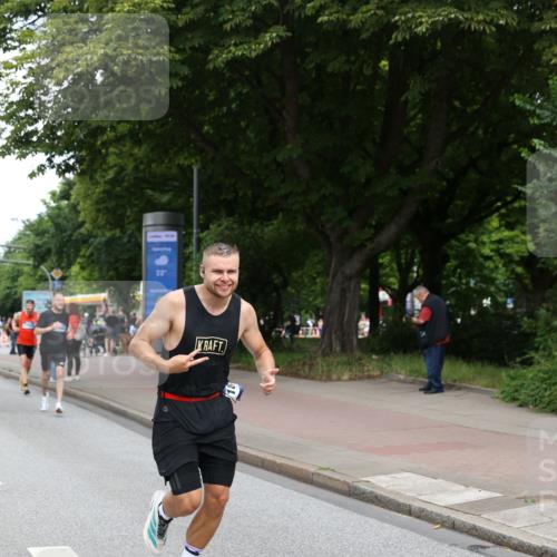 29.06.2025 - hella hamburg halbmarathon Yannick Fuchs http://msf.ph/oto/8230989 29.06.2025 10:34:01 20KM 1343, 1803, 2044, 2525, 2546, 2563, 2972, 3282, 3783, 4565, 4759, 5752, 6037, 6686, 6687, 7981, 8319, 8925, 9265, 9540, 11305, 12335, 12372, 13479, 13514, 13729, 14204, 14272, 14311, 14359, 15013, 15094, 15336, 15435, 15556, 15744, 16656, 16820, 17005, 17215, 17360, 17668, 18149, 18285, 18547, 18734, 18803 meine-sportfotos.de