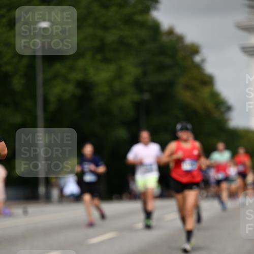 29.06.2025 - hella hamburg halbmarathon Dr. Thomas Lammeyer http://msf.ph/oto/8231000 29.06.2025 10:13:25 Kennedybrücke 1823, 4592, 7081, 7187, 9297, 9306, 10819, 11067 meine-sportfotos.de
