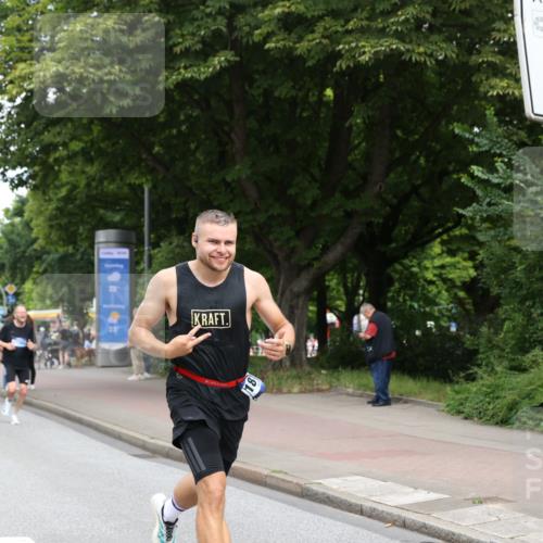 29.06.2025 - hella hamburg halbmarathon Yannick Fuchs http://msf.ph/oto/8231043 29.06.2025 10:34:01 20KM 1343, 1803, 2044, 2525, 2546, 2563, 2972, 3282, 3783, 4565, 4759, 5752, 6037, 6686, 6687, 7981, 8319, 8925, 9265, 9540, 11305, 12335, 12372, 13479, 13514, 13729, 14204, 14272, 14311, 14359, 15013, 15094, 15336, 15435, 15556, 15744, 16656, 16820, 17005, 17215, 17360, 17668, 18149, 18285, 18547, 18734, 18803 meine-sportfotos.de