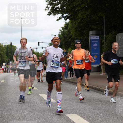 29.06.2025 - hella hamburg halbmarathon Yannick Fuchs http://msf.ph/oto/8231071 29.06.2025 10:34:03 20KM 1343, 2044, 2525, 2546, 2563, 2972, 3282, 4565, 4759, 5752, 6037, 6687, 7981, 8319, 8925, 9265, 9540, 11284, 11305, 12335, 12372, 13479, 13514, 13729, 14204, 14272, 14311, 14359, 15013, 15094, 15336, 15435, 15556, 15744, 16656, 16820, 17005, 17215, 17360, 17425, 17668, 18149, 18154, 18285, 18547, 18803 meine-sportfotos.de