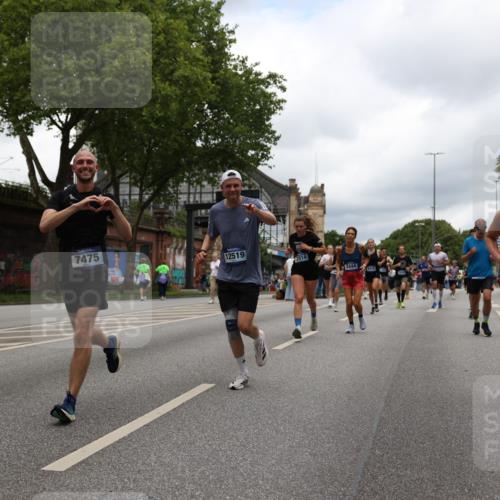29.06.2025 - hella hamburg halbmarathon Yannick Fuchs http://msf.ph/oto/8231081 29.06.2025 10:46:46 20KM 1098, 1257, 1482, 1657, 1683, 2111, 2208, 2444, 2814, 3258, 3399, 3715, 3952, 3999, 4121, 4587, 4726, 5169, 5194, 5607, 6897, 7178, 7232, 7383, 7475, 8172, 8316, 8587, 8955, 10529, 10811, 11217, 12135, 12482, 12519, 13211, 13301, 14198, 14286, 14791, 14805, 15446, 15980, 16320, 16929, 17130, 17198, 17710, 17773, 18249, 18331, 19208 meine-sportfotos.de