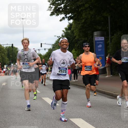 29.06.2025 - hella hamburg halbmarathon Yannick Fuchs http://msf.ph/oto/8231094 29.06.2025 10:34:03 20KM 1343, 2044, 2525, 2546, 2563, 2972, 3282, 4565, 4759, 5752, 6037, 6687, 7981, 8319, 8925, 9265, 9540, 11284, 11305, 12335, 12372, 13479, 13514, 13729, 14204, 14272, 14311, 14359, 15013, 15094, 15336, 15435, 15556, 15744, 16656, 16820, 17005, 17215, 17360, 17425, 17668, 18149, 18154, 18285, 18547, 18803 meine-sportfotos.de