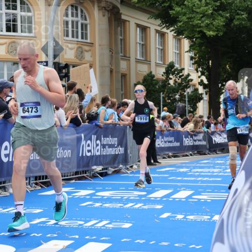 29.06.2025 - hella hamburg halbmarathon Strokosch-Dieckow http://msf.ph/oto/8231120 29.06.2025 10:33:11 Ziel 1910, 1959, 4679, 6473, 7723, 9047, 14167, 14276, 16881, 17175, 17802, 18455 meine-sportfotos.de