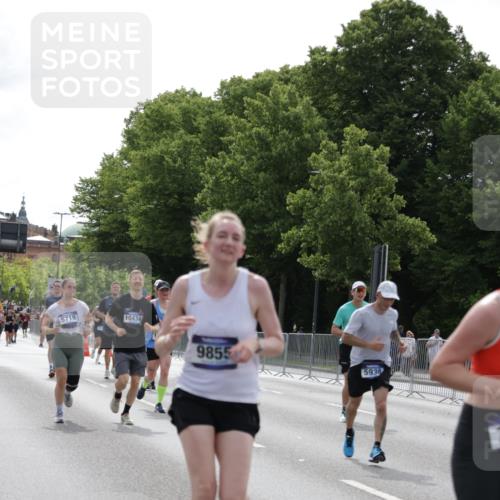 29.06.2025 - hella hamburg halbmarathon Jannik Wohlers http://msf.ph/oto/8231123 29.06.2025 10:28:05 Lombardsbrücke 3445, 5718, 5903, 5939, 6418, 7667, 7980, 8327, 8560, 9642, 9716, 9855, 10434, 13045, 13296, 13400, 16125, 18293, 18604, 19180 meine-sportfotos.de