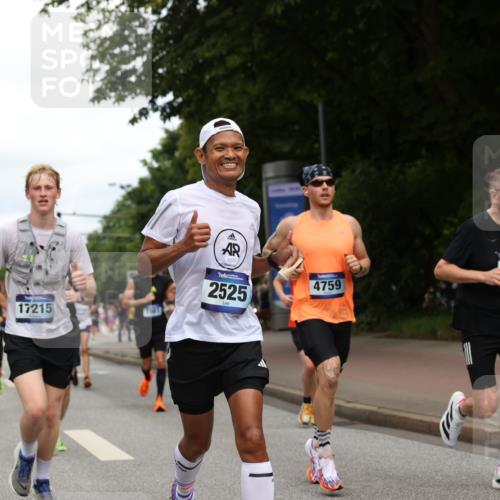 29.06.2025 - hella hamburg halbmarathon Yannick Fuchs http://msf.ph/oto/8231210 29.06.2025 10:34:04 20KM 1343, 2044, 2525, 2546, 2563, 2972, 3282, 4565, 4759, 5752, 6037, 7981, 8319, 8925, 9116, 9265, 9540, 11284, 11305, 12335, 12372, 13479, 13514, 14204, 14272, 14311, 14359, 15013, 15094, 15336, 15435, 15556, 15744, 16656, 16820, 17005, 17215, 17360, 17425, 17668, 18149, 18154, 18285, 18547, 18803 meine-sportfotos.de