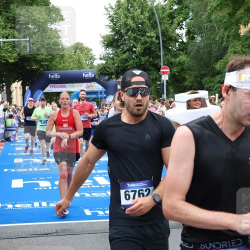 29.06.2025 - hella hamburg halbmarathon Zöllner http://msf.ph/oto/8231232 29.06.2025 10:53:45 Ziel 1502, 2058, 2082, 2518, 2630, 3819, 5399, 6762, 6877, 8285, 8335, 10549, 10895, 11588, 11589, 11604, 12632, 13865, 14702, 14818, 15061, 15441, 16092, 17482, 18143, 18514, 18666, 18715 meine-sportfotos.de