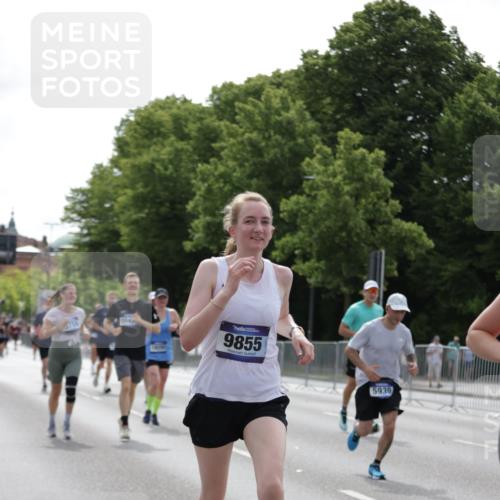 29.06.2025 - hella hamburg halbmarathon Jannik Wohlers http://msf.ph/oto/8231236 29.06.2025 10:28:06 Lombardsbrücke 5718, 5903, 5939, 6418, 7667, 7980, 8327, 8560, 9642, 9716, 9855, 10434, 13045, 13296, 13400, 16125, 18293, 18604, 19180 meine-sportfotos.de