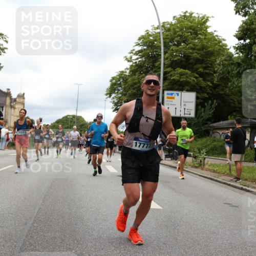 29.06.2025 - hella hamburg halbmarathon Yannick Fuchs http://msf.ph/oto/8231252 29.06.2025 10:46:47 20KM 1098, 1257, 1482, 1657, 1683, 2111, 2208, 2444, 2814, 3258, 3399, 3715, 3952, 3999, 4121, 4587, 4726, 5169, 5194, 5607, 5907, 6897, 7178, 7232, 7383, 7475, 8172, 8316, 8587, 8955, 10529, 10811, 11217, 12135, 12482, 12519, 13211, 13301, 14198, 14286, 14791, 14805, 15446, 15980, 16320, 16467, 16929, 17130, 17198, 17710, 17773, 18249, 18331, 19208 meine-sportfotos.de
