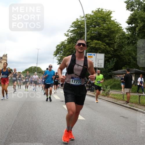 29.06.2025 - hella hamburg halbmarathon Yannick Fuchs http://msf.ph/oto/8231262 29.06.2025 10:46:47 20KM 1098, 1257, 1482, 1657, 1683, 2111, 2208, 2444, 2814, 3258, 3399, 3715, 3952, 3999, 4121, 4587, 4726, 5169, 5194, 5607, 5907, 6897, 7178, 7232, 7383, 7475, 8172, 8316, 8587, 8955, 10529, 10811, 11217, 12135, 12482, 12519, 13211, 13301, 14198, 14286, 14791, 14805, 15446, 15980, 16320, 16467, 16929, 17130, 17198, 17710, 17773, 18249, 18331, 19208 meine-sportfotos.de