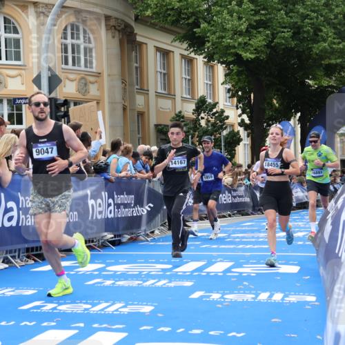 29.06.2025 - hella hamburg halbmarathon Strokosch-Dieckow http://msf.ph/oto/8231291 29.06.2025 10:33:17 Ziel 1959, 4679, 7723, 9047, 14167, 16881, 17056, 17175, 17489, 18455 meine-sportfotos.de