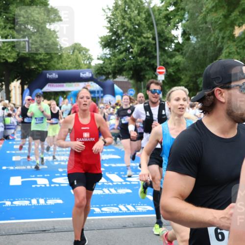 29.06.2025 - hella hamburg halbmarathon Zöllner http://msf.ph/oto/8231294 29.06.2025 10:53:46 Ziel 2058, 2082, 2518, 2630, 3819, 5399, 5607, 6877, 7177, 8285, 8335, 10895, 11588, 11589, 11604, 12632, 13865, 14702, 14818, 15061, 15441, 16092, 17482, 18143, 18514, 18715 meine-sportfotos.de