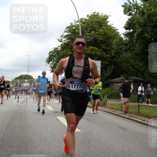 29.06.2025 - hella hamburg halbmarathon Yannick Fuchs http://msf.ph/oto/8231301 29.06.2025 10:46:47 20KM 1098, 1257, 1482, 1657, 1683, 2111, 2208, 2444, 2814, 3258, 3399, 3715, 3952, 3999, 4121, 4587, 4726, 5169, 5194, 5607, 5907, 6897, 7178, 7232, 7383, 7475, 8172, 8316, 8587, 8955, 10529, 10811, 11217, 12135, 12482, 12519, 13211, 13301, 14198, 14286, 14791, 14805, 15446, 15980, 16320, 16467, 16929, 17130, 17198, 17710, 17773, 18249, 18331, 19208 meine-sportfotos.de