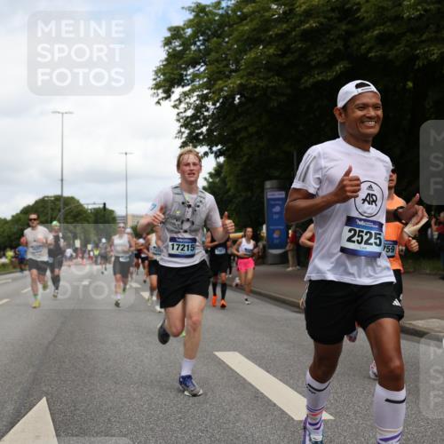 29.06.2025 - hella hamburg halbmarathon Yannick Fuchs http://msf.ph/oto/8231325 29.06.2025 10:34:04 20KM 1343, 2044, 2525, 2546, 2563, 2972, 3282, 4565, 4759, 5752, 6037, 7981, 8319, 8925, 9116, 9265, 9540, 11284, 11305, 12335, 12372, 13479, 13514, 14204, 14272, 14311, 14359, 15013, 15094, 15336, 15435, 15556, 15744, 16656, 16820, 17005, 17215, 17360, 17425, 17668, 18149, 18154, 18285, 18547, 18803 meine-sportfotos.de