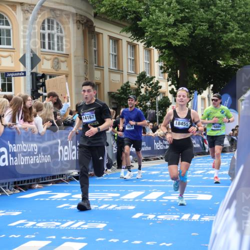 29.06.2025 - hella hamburg halbmarathon Strokosch-Dieckow http://msf.ph/oto/8231346 29.06.2025 10:33:17 Ziel 1959, 4679, 7723, 9047, 14167, 16881, 17056, 17175, 17489, 18455 meine-sportfotos.de