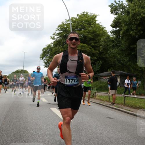 29.06.2025 - hella hamburg halbmarathon Yannick Fuchs http://msf.ph/oto/8231354 29.06.2025 10:46:47 20KM 1098, 1257, 1482, 1657, 1683, 2111, 2208, 2444, 2814, 3258, 3399, 3715, 3952, 3999, 4121, 4587, 4726, 5169, 5194, 5607, 5907, 6897, 7178, 7232, 7383, 7475, 8172, 8316, 8587, 8955, 10529, 10811, 11217, 12135, 12482, 12519, 13211, 13301, 14198, 14286, 14791, 14805, 15446, 15980, 16320, 16467, 16929, 17130, 17198, 17710, 17773, 18249, 18331, 19208 meine-sportfotos.de