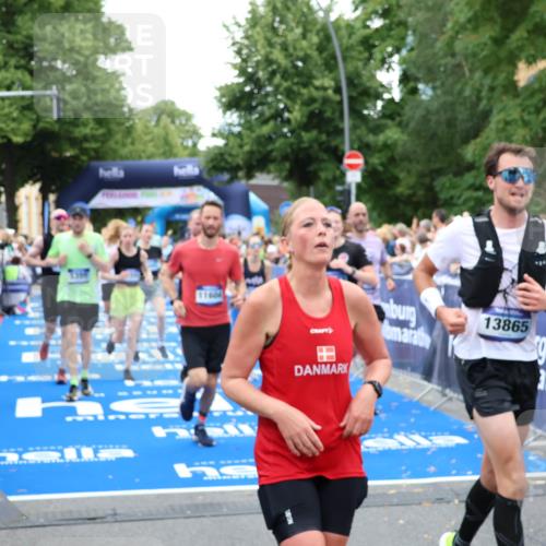 29.06.2025 - hella hamburg halbmarathon Zöllner http://msf.ph/oto/8231362 29.06.2025 10:53:47 Ziel 1422, 2058, 2082, 2518, 5399, 5607, 6877, 7177, 8285, 8335, 10529, 10895, 11588, 11589, 11604, 13865, 14702, 14818, 15061, 15441, 16092, 17482, 17740, 18143, 18249, 18514 meine-sportfotos.de