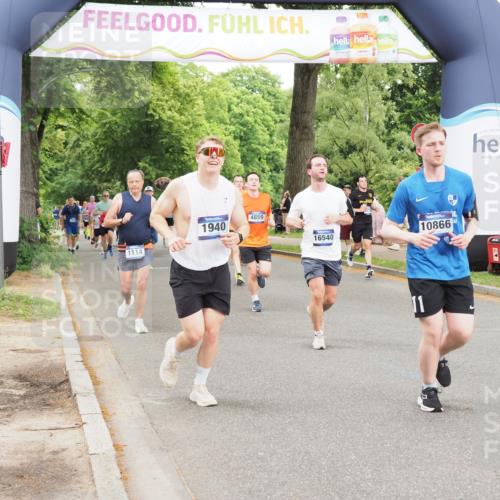 29.06.2025 - hella hamburg halbmarathon MichiJ http://msf.ph/oto/8231367 29.06.2025 10:49:38 Zwischen KM18-KM19 1114, 1940, 4511, 4859, 7869, 9124, 10866, 11402, 12662, 13551, 16371, 16420, 16540 meine-sportfotos.de