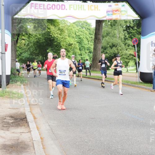 29.06.2025 - hella hamburg halbmarathon MichiJ http://msf.ph/oto/8231379 29.06.2025 10:26:35 Zwischen KM18-KM19 3480, 6458, 8571, 10793, 12739, 13595, 13900, 15303, 16992 meine-sportfotos.de