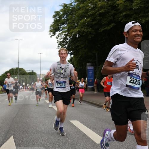 29.06.2025 - hella hamburg halbmarathon Yannick Fuchs http://msf.ph/oto/8231382 29.06.2025 10:34:04 20KM 1343, 2044, 2525, 2546, 2563, 2972, 3282, 4565, 4759, 5752, 6037, 7981, 8319, 8925, 9116, 9265, 9540, 11284, 11305, 12335, 12372, 13479, 13514, 14204, 14272, 14311, 14359, 15013, 15094, 15336, 15435, 15556, 15744, 16656, 16820, 17005, 17215, 17360, 17425, 17668, 18149, 18154, 18285, 18547, 18803 meine-sportfotos.de