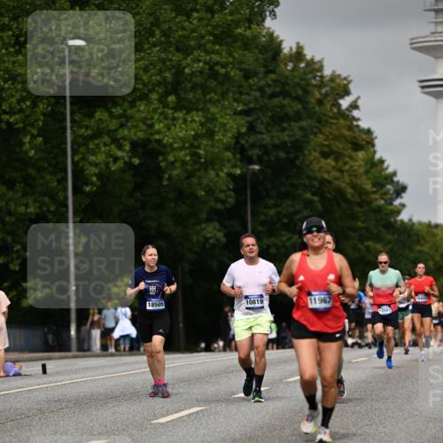 29.06.2025 - hella hamburg halbmarathon Dr. Thomas Lammeyer http://msf.ph/oto/8231398 29.06.2025 10:13:25 Kennedybrücke 1823, 4592, 7081, 7187, 9297, 9306, 10819, 11067 meine-sportfotos.de