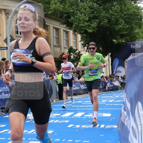 29.06.2025 - hella hamburg halbmarathon Strokosch-Dieckow http://msf.ph/oto/8231422 29.06.2025 10:33:19 Ziel 1959, 4602, 4679, 7723, 8956, 9047, 14167, 16881, 17056, 17175, 17489, 18455 meine-sportfotos.de