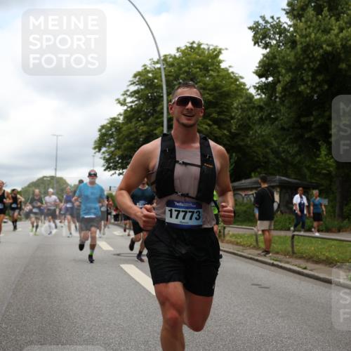 29.06.2025 - hella hamburg halbmarathon Yannick Fuchs http://msf.ph/oto/8231426 29.06.2025 10:46:47 20KM 1098, 1257, 1482, 1657, 1683, 2111, 2208, 2444, 2814, 3258, 3399, 3715, 3952, 3999, 4121, 4587, 4726, 5169, 5194, 5607, 5907, 6897, 7178, 7232, 7383, 7475, 8172, 8316, 8587, 8955, 10529, 10811, 11217, 12135, 12482, 12519, 13211, 13301, 14198, 14286, 14791, 14805, 15446, 15980, 16320, 16467, 16929, 17130, 17198, 17710, 17773, 18249, 18331, 19208 meine-sportfotos.de