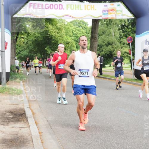 29.06.2025 - hella hamburg halbmarathon MichiJ http://msf.ph/oto/8231454 29.06.2025 10:26:36 Zwischen KM18-KM19 3480, 6458, 7743, 8571, 9017, 10793, 12739, 13595, 13900, 16992, 18193, 18277 meine-sportfotos.de