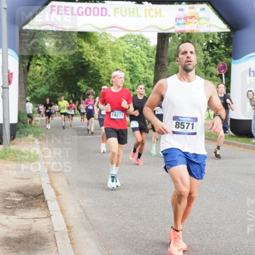 29.06.2025 - hella hamburg halbmarathon MichiJ http://msf.ph/oto/8231503 29.06.2025 10:26:36 Zwischen KM18-KM19 3480, 6458, 7743, 8571, 9017, 10793, 12739, 13595, 13900, 16992, 18193, 18277 meine-sportfotos.de