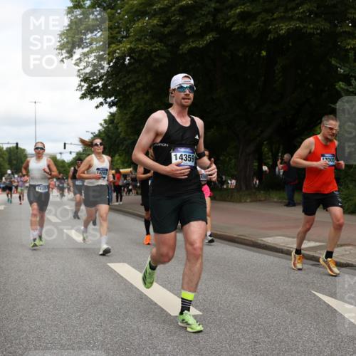 29.06.2025 - hella hamburg halbmarathon Yannick Fuchs http://msf.ph/oto/8231516 29.06.2025 10:34:06 20KM 1343, 2044, 2525, 2546, 2563, 2972, 3282, 3547, 4565, 4759, 5752, 7981, 8319, 8925, 9116, 9265, 9540, 11284, 11305, 11806, 12335, 12372, 13479, 13514, 14204, 14272, 14311, 14359, 15013, 15094, 15336, 15435, 15556, 15744, 16656, 17005, 17215, 17360, 17425, 17668, 18149, 18154, 18285, 18803 meine-sportfotos.de