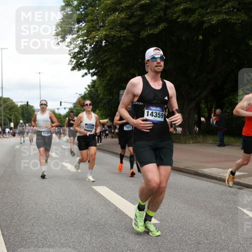 29.06.2025 - hella hamburg halbmarathon Yannick Fuchs http://msf.ph/oto/8231536 29.06.2025 10:34:06 20KM 1343, 2044, 2525, 2546, 2563, 2972, 3282, 3547, 4565, 4759, 5752, 7981, 8319, 8925, 9116, 9265, 9540, 11284, 11305, 11806, 12335, 12372, 13479, 13514, 14204, 14272, 14311, 14359, 15013, 15094, 15336, 15435, 15556, 15744, 16656, 17005, 17215, 17360, 17425, 17668, 18149, 18154, 18285, 18803 meine-sportfotos.de