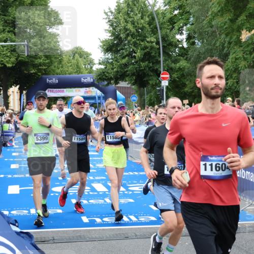29.06.2025 - hella hamburg halbmarathon Zöllner http://msf.ph/oto/8231566 29.06.2025 10:53:48 Ziel 1422, 2058, 2082, 2518, 5399, 5607, 6260, 6877, 7177, 8285, 8335, 9922, 10529, 10895, 11588, 11589, 11604, 14702, 14818, 15441, 15502, 16092, 17482, 17740, 18143, 18249, 18487, 18514, 18759 meine-sportfotos.de