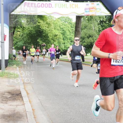 29.06.2025 - hella hamburg halbmarathon MichiJ http://msf.ph/oto/8231579 29.06.2025 10:26:38 Zwischen KM18-KM19 3480, 5791, 6458, 7743, 8571, 9017, 10793, 12739, 13595, 16075, 16992, 18193, 18277 meine-sportfotos.de