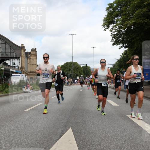29.06.2025 - hella hamburg halbmarathon Yannick Fuchs http://msf.ph/oto/8231580 29.06.2025 10:34:06 20KM 1343, 2044, 2525, 2546, 2563, 2972, 3282, 3547, 4565, 4759, 5752, 7981, 8319, 8925, 9116, 9265, 9540, 11284, 11305, 11806, 12335, 12372, 13479, 13514, 14204, 14272, 14311, 14359, 15013, 15094, 15336, 15435, 15556, 15744, 16656, 17005, 17215, 17360, 17425, 17668, 18149, 18154, 18285, 18803 meine-sportfotos.de